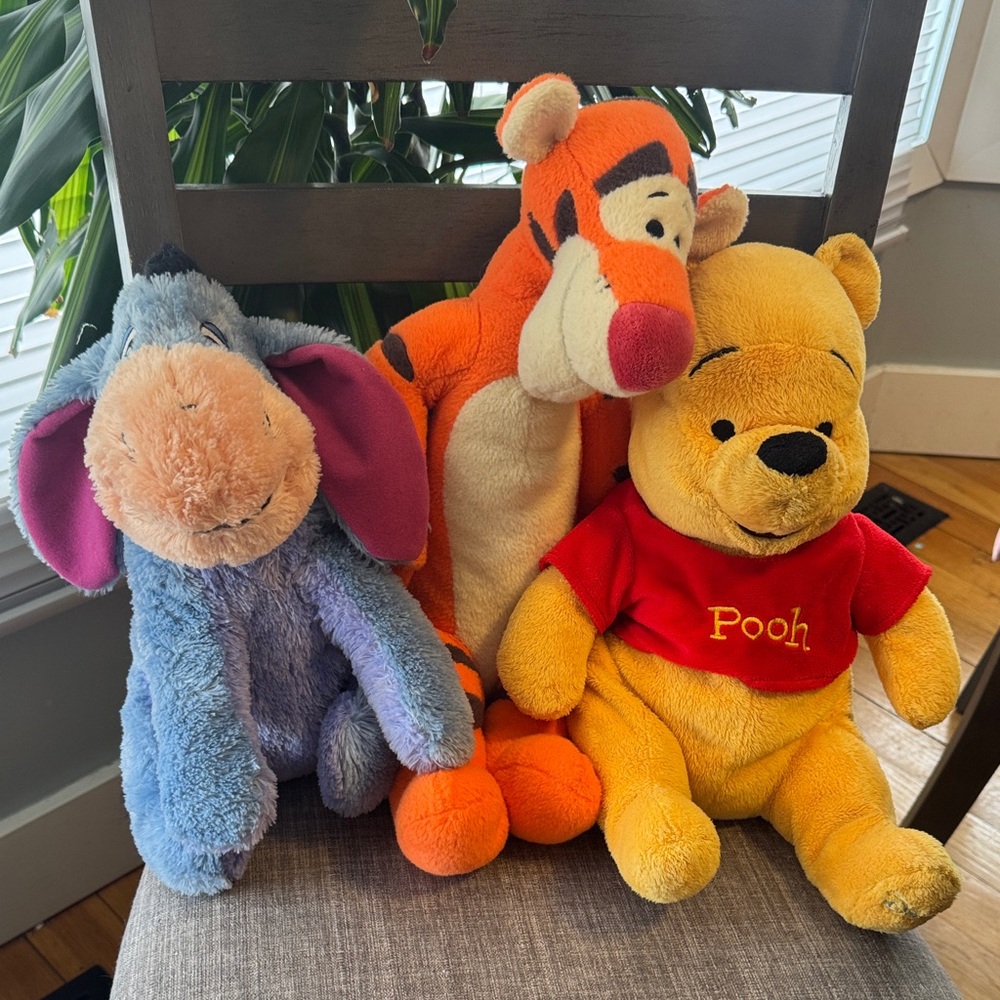 Disney Winnie The Pooh Tigger Eeyore plush lot